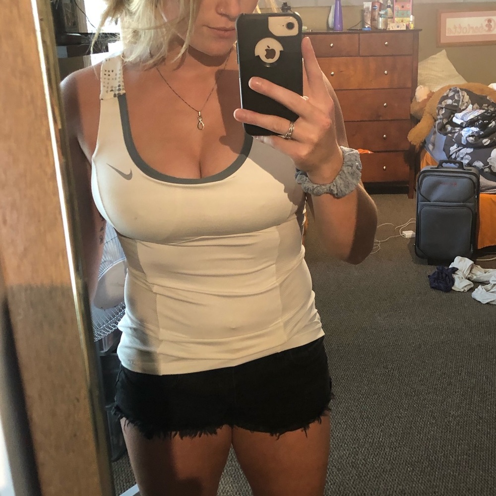Workout Tank Top - Picture 3 of 4